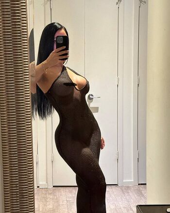 Full leaked Helinkenzi private photo