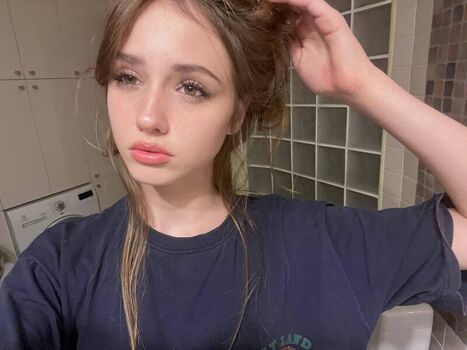Full leaked Hell o kitty private photo