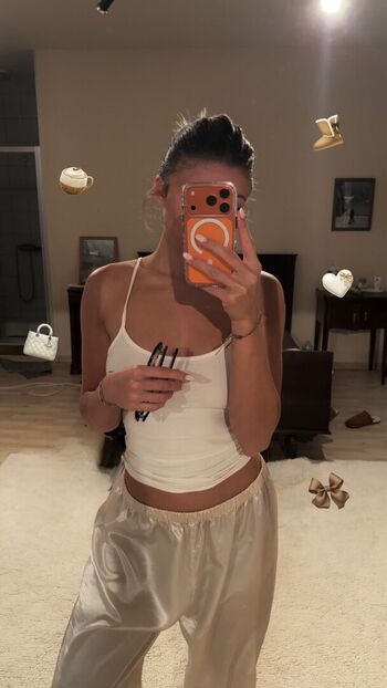 Full leaked Hello iris page private photo