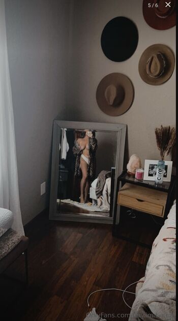 Full leaked Helloimtaratara private photo