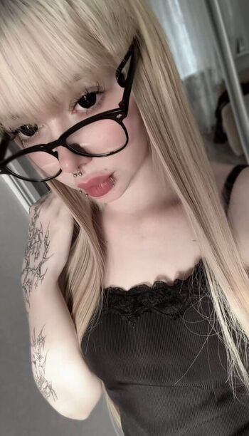 Full leaked Heltylovve private photo