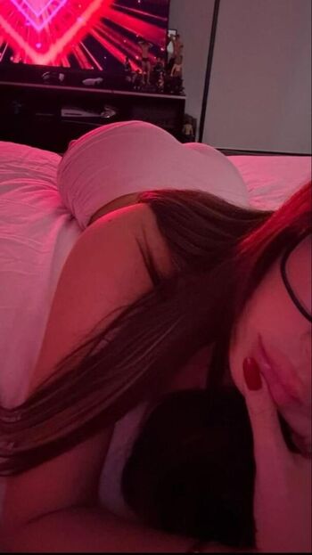 Full leaked Helydia private photo