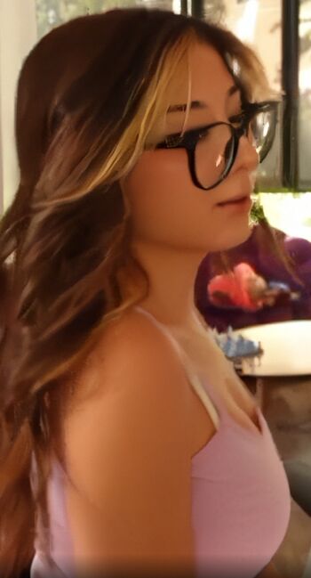 Full leaked Helydia private photo