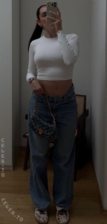 herstoryfeed