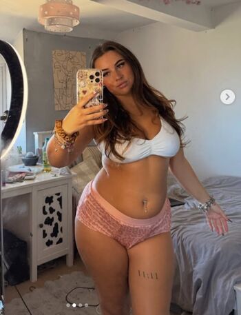 Full leaked Heyitsjules private photo