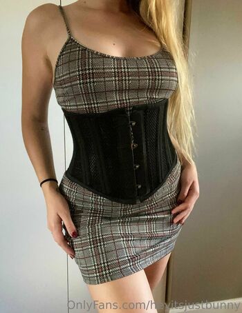 Full leaked Heyitsjustbunny private photo