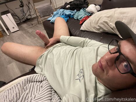 Full leaked Heyitskalen private photo