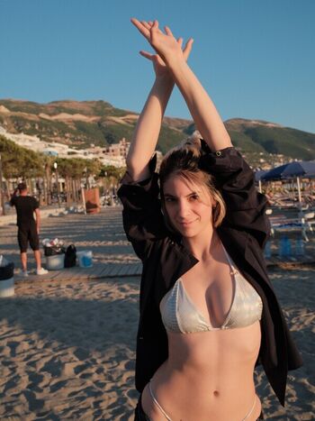 Full leaked Heyitssarah private photo