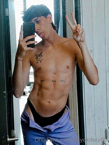 Full leaked Heyokihey page private photo