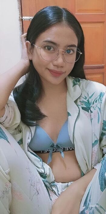 Full leaked Hijab on private photo