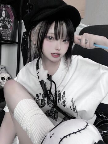 Full leaked Hiki cos page private photo