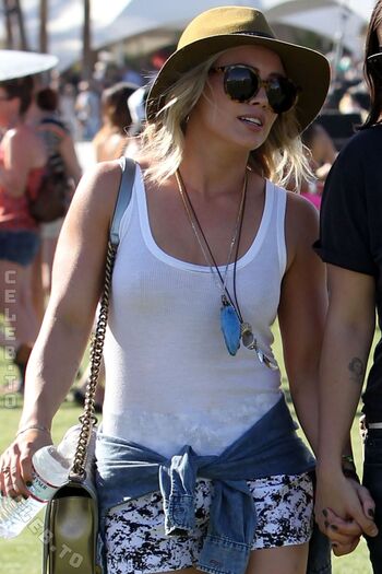Full leaked Hillary duff page private photo
