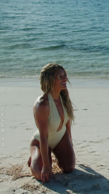 Full leaked Hillary duff private photo