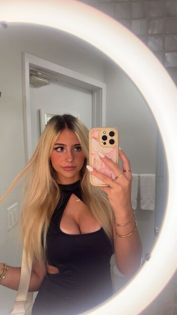 Full leaked Hippicam page private photo