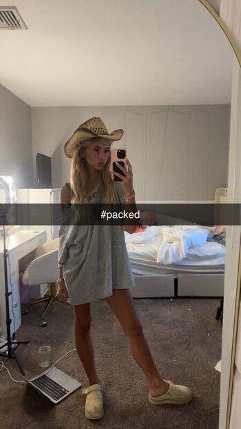 Full leaked Hippicam private photo