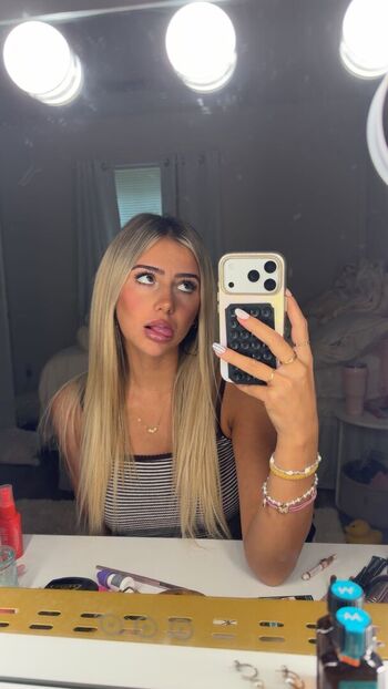 Full leaked Hippicam private photo