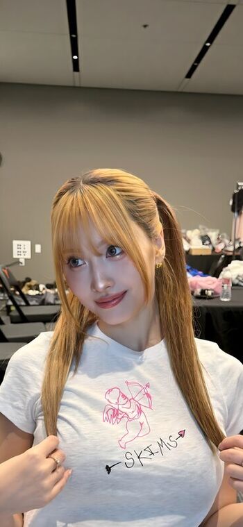 Full leaked Hirai momo page private photo