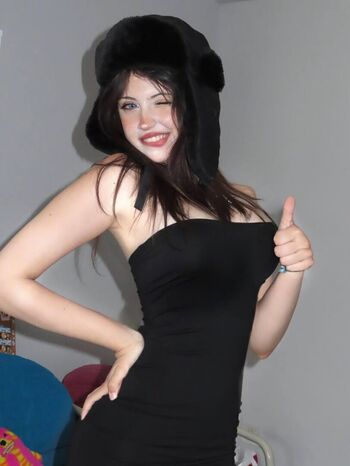 Full leaked Hirixie private photo