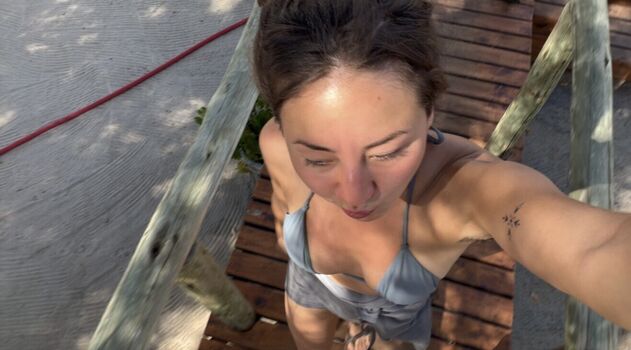 Full leaked Hitchhikercourtney private photo