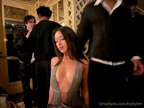 Full leaked Holly lim private photo