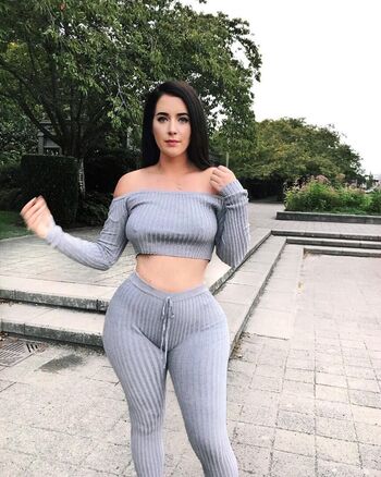 Full leaked Holly luyah private photo