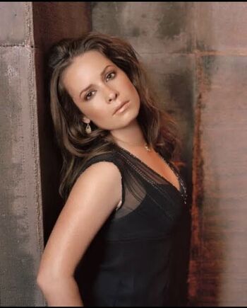 Full leaked Holly marie combs private photo