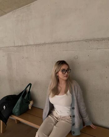 Full leaked Holly shu page private photo