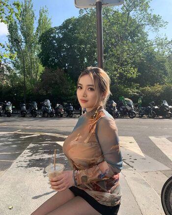 Full leaked Holly shu page private photo