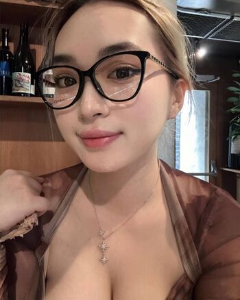 Full leaked Holly shu page private photo