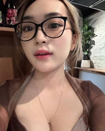 Full leaked Holly shu page private photo