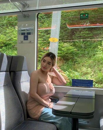 Full leaked Holly shu page private photo