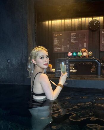 Full leaked Holly shu private photo
