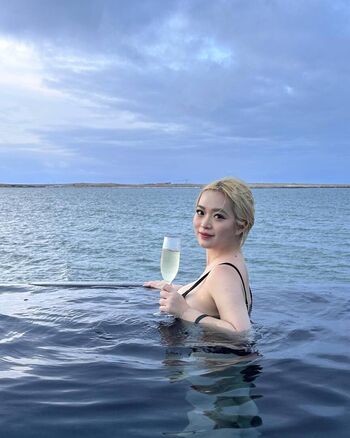 Full leaked Holly shu private photo