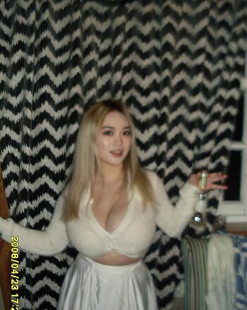 Full leaked Holly shu private photo