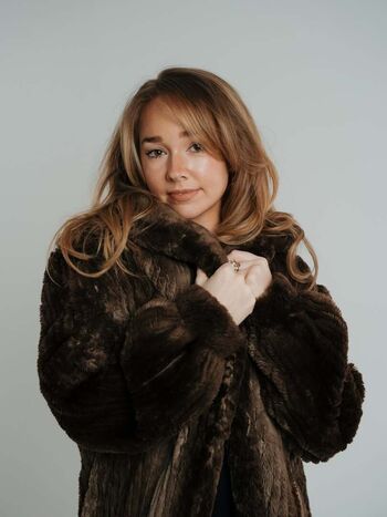 Full leaked Holly taylor private photo