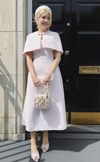 Full leaked Holly willoughby page private photo