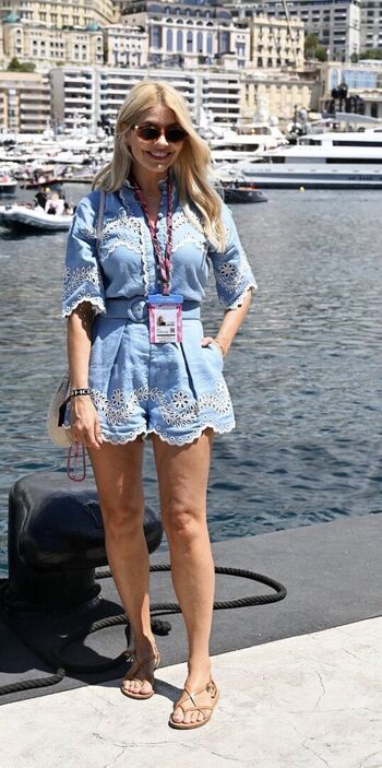 Full leaked Holly willoughby private photo