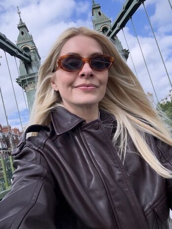 Full leaked Holly willoughby page private photo