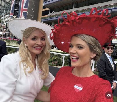 Full leaked Holly willoughby page private photo