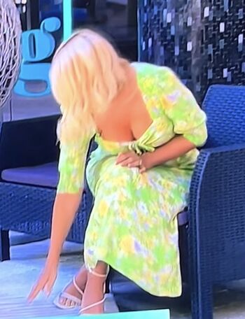 Full leaked Holly willoughby page private photo