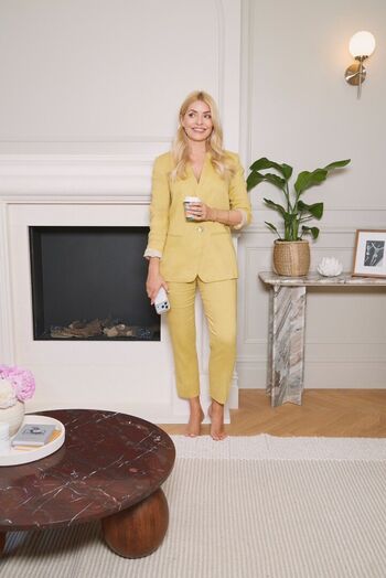 Full leaked Holly willoughby page private photo