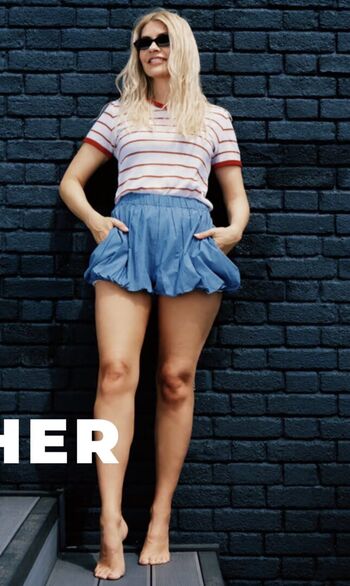 Full leaked Holly willoughby page private photo