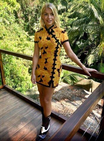 Full leaked Holly willoughby private photo
