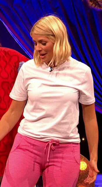Full leaked Holly willoughby private photo