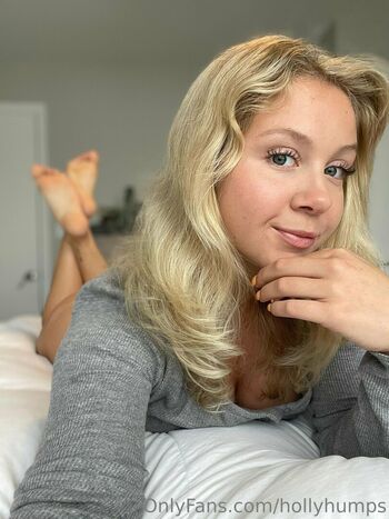 Full leaked Hollyhumps private photo