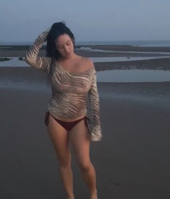 Full leaked Hollyplatt private photo