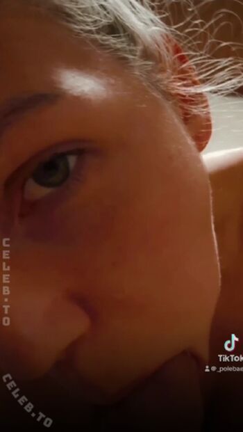 Full leaked Honeyamnesia private photo