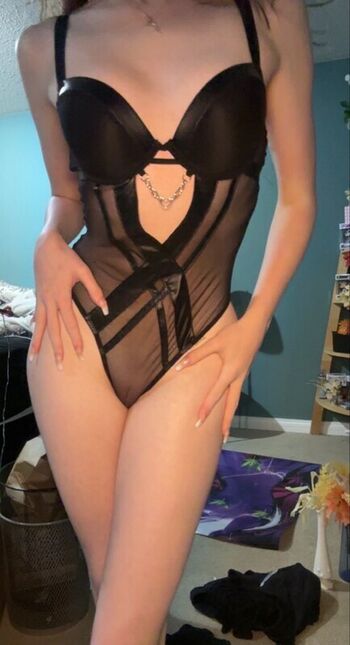 Full leaked Honeybeehost private photo