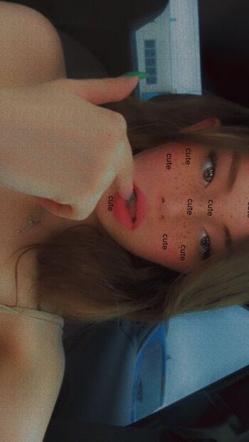 Full leaked Honeybeehost private photo
