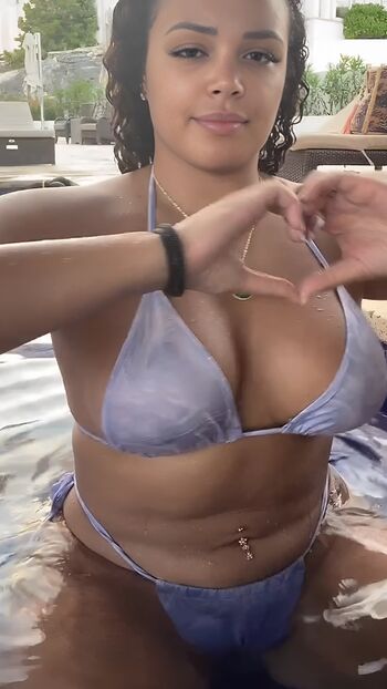 Full leaked Honeyluuv private photo